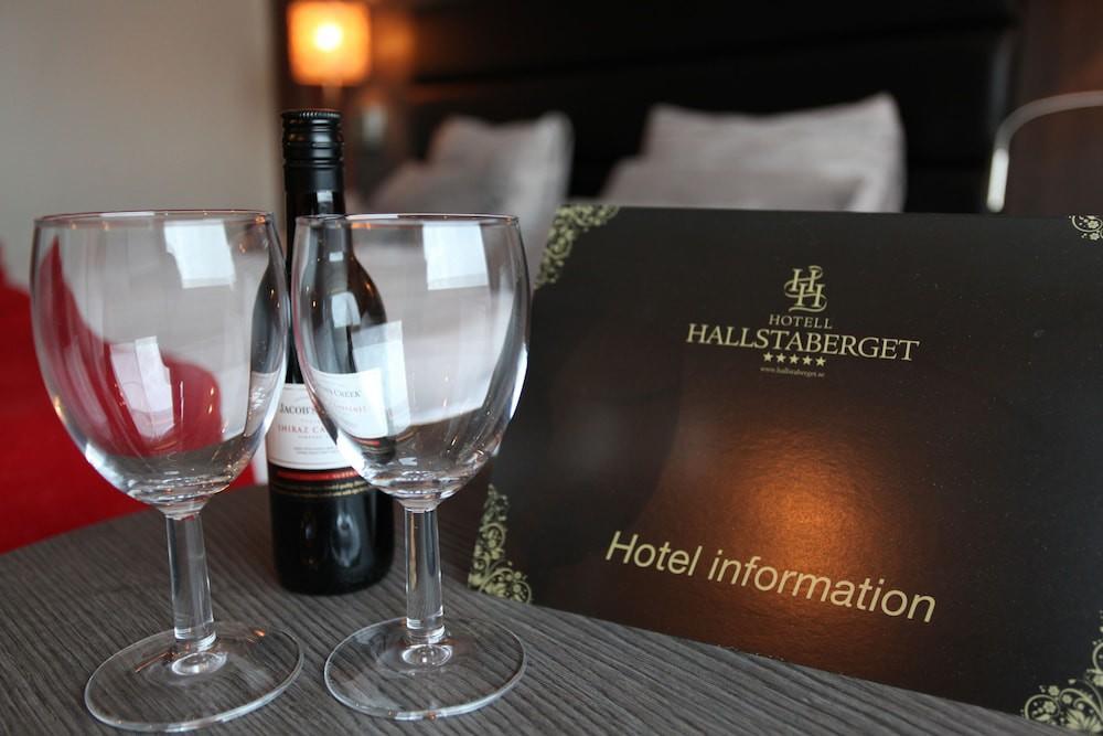 Hotell Hallstaberget Sollefteå Buitenkant foto